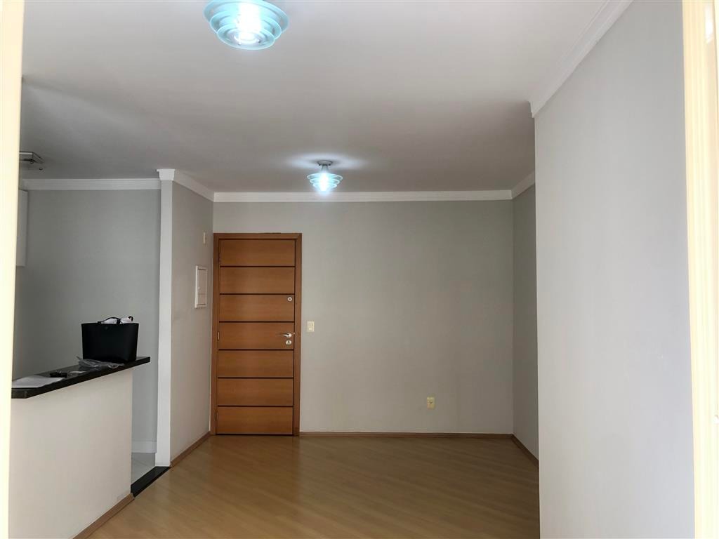 Apartamento para alugar com 3 quartos, 84m² - Foto 4