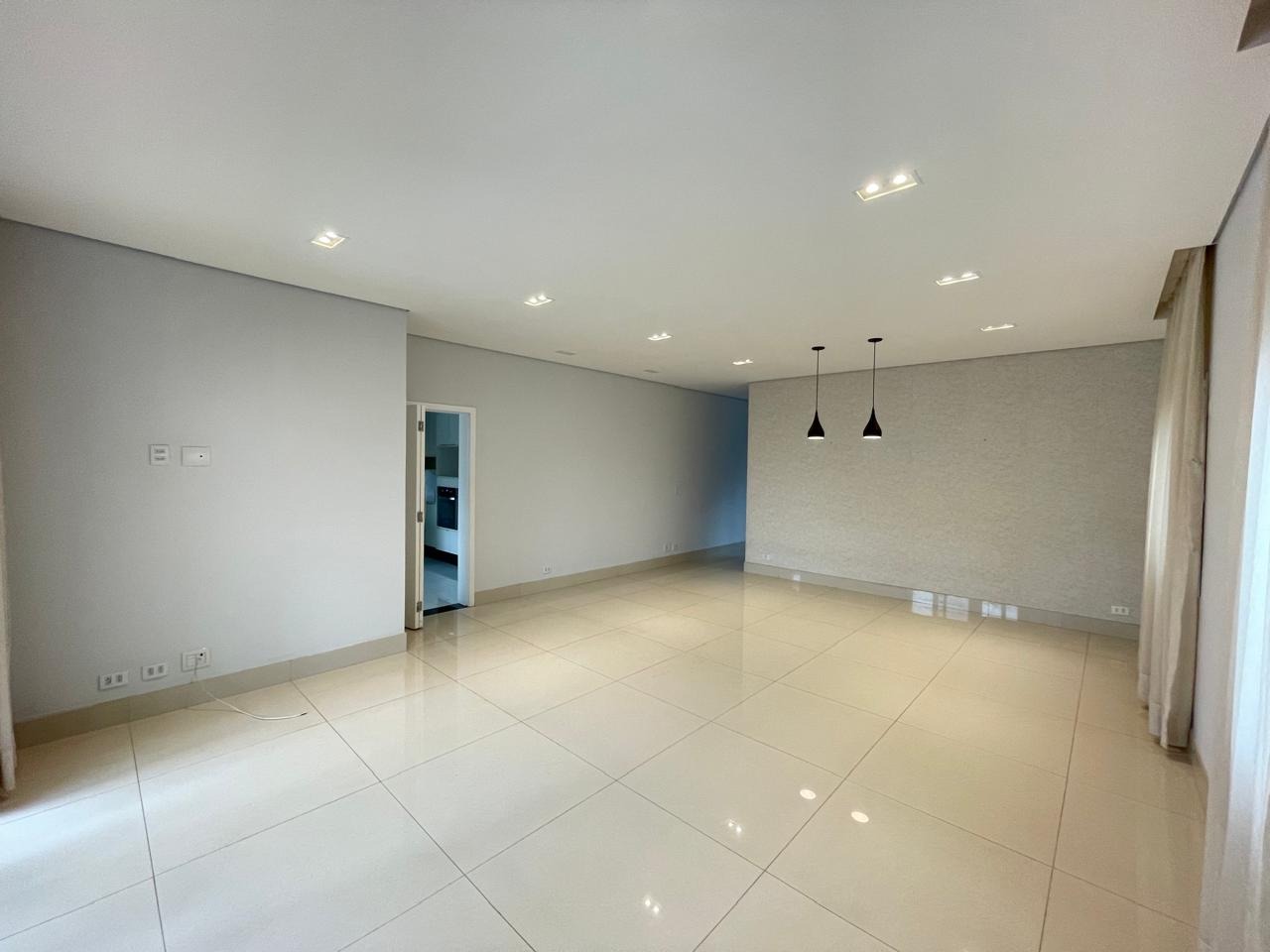 Casa de Condomínio para alugar com 5 quartos, 410m² - Foto 12