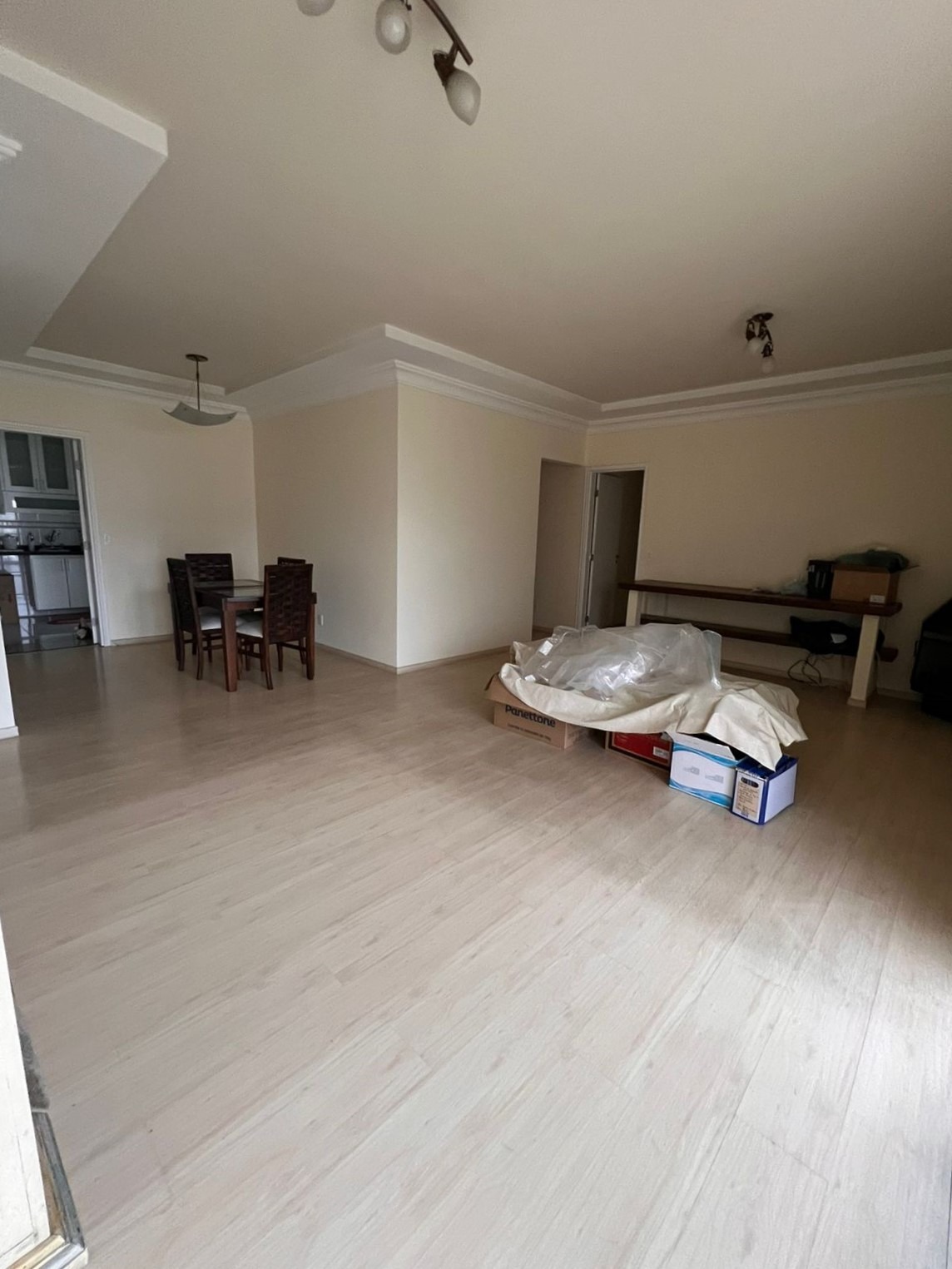 Apartamento para alugar com 3 quartos, 139m² - Foto 2