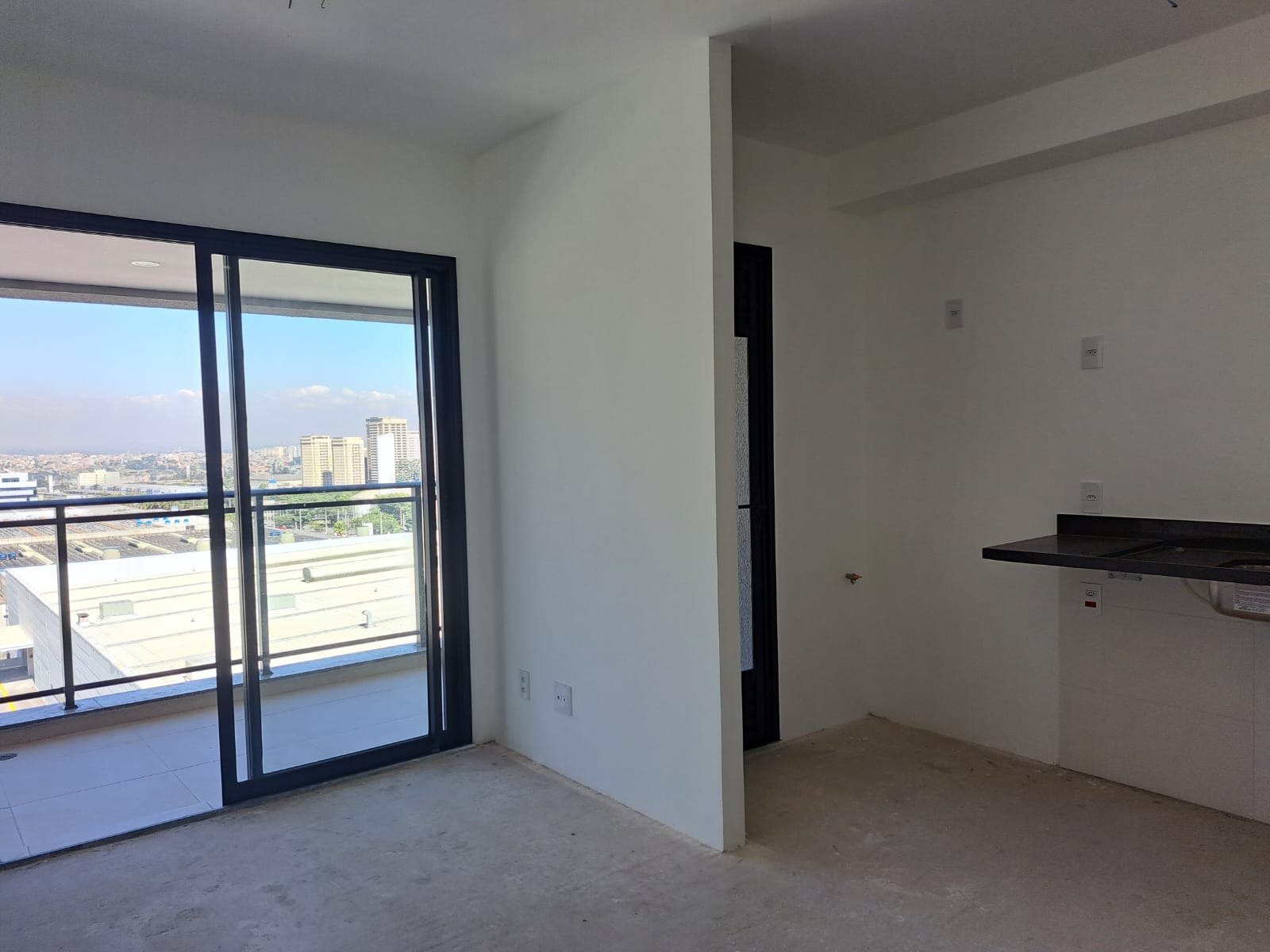 Apartamento à venda com 3 quartos, 87m² - Foto 2