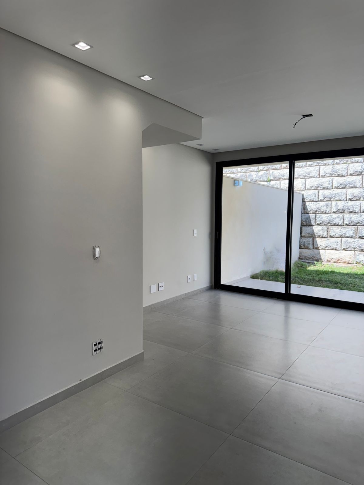 Casa de Condomínio para alugar com 3 quartos, 152m² - Foto 2