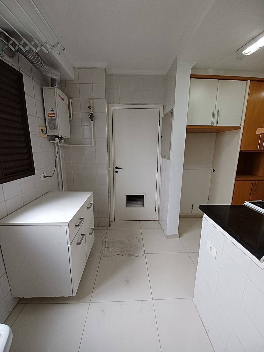 Apartamento à venda com 3 quartos, 154m² - Foto 27