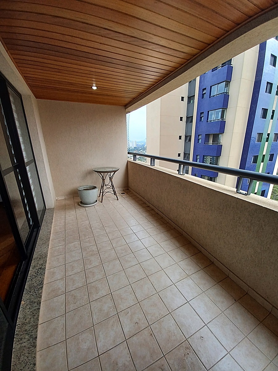 Apartamento à venda com 3 quartos, 154m² - Foto 9