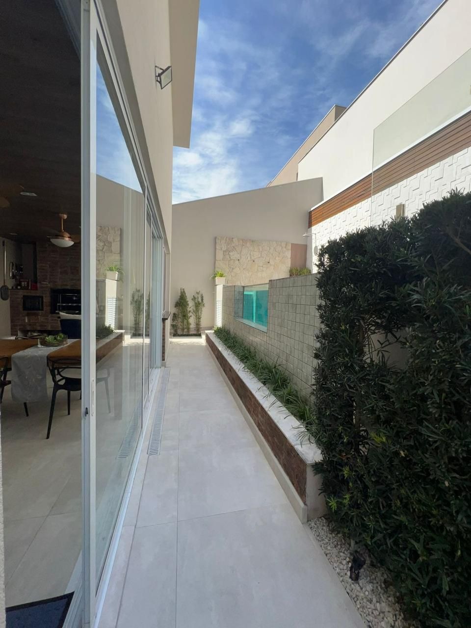 Casa para alugar com 4 quartos, 400m² - Foto 13