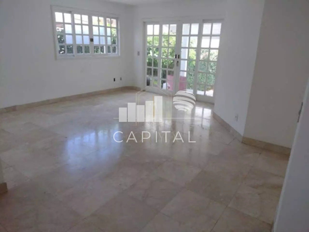 Casa à venda e aluguel com 4 quartos, 441m² - Foto 2