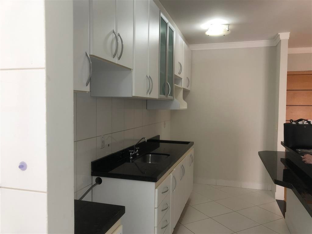 Apartamento para alugar com 3 quartos, 84m² - Foto 7