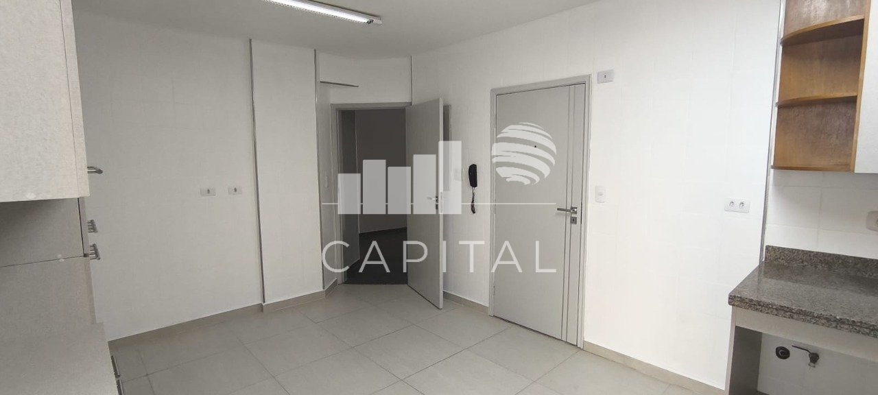 Apartamento para alugar com 3 quartos, 165m² - Foto 11