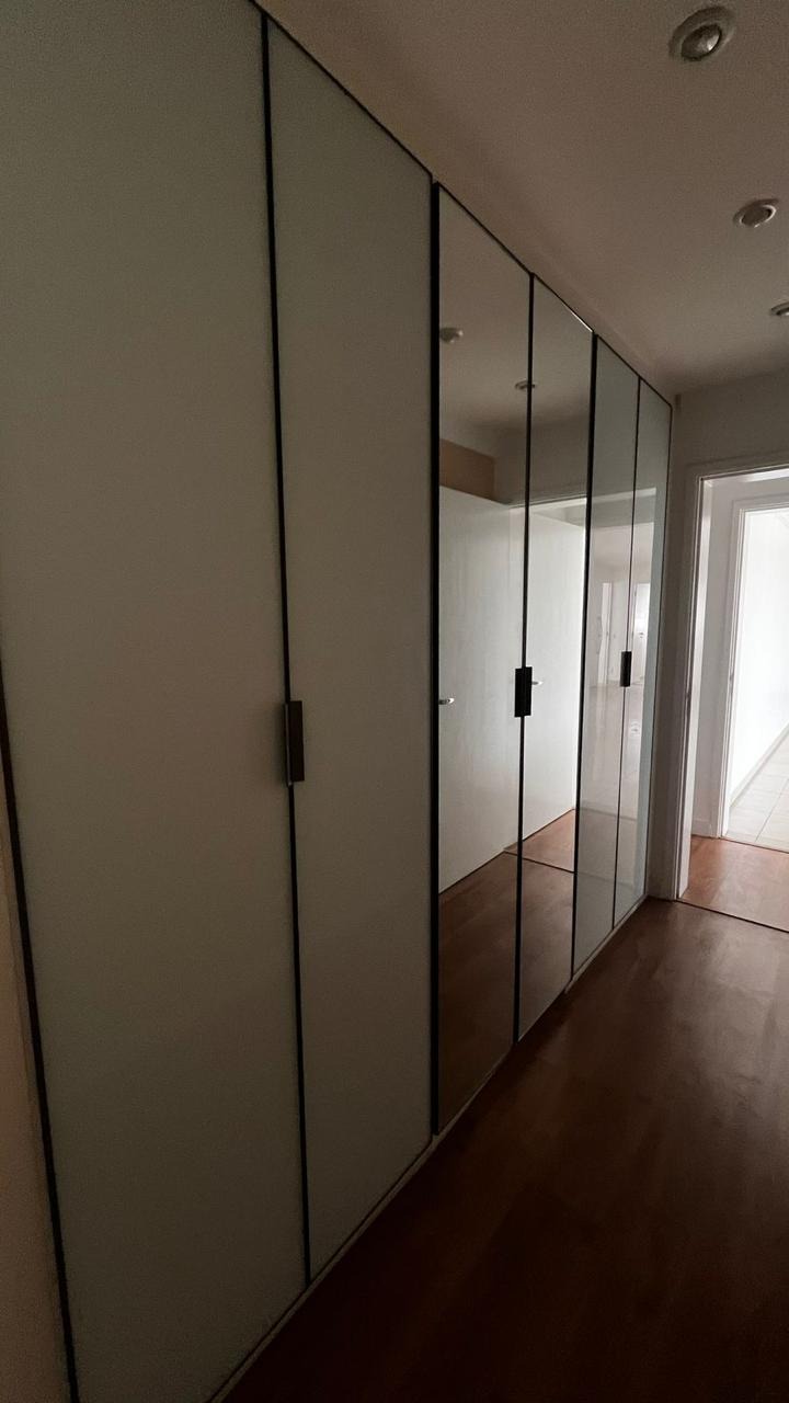 Apartamento para alugar com 3 quartos, 196m² - Foto 11