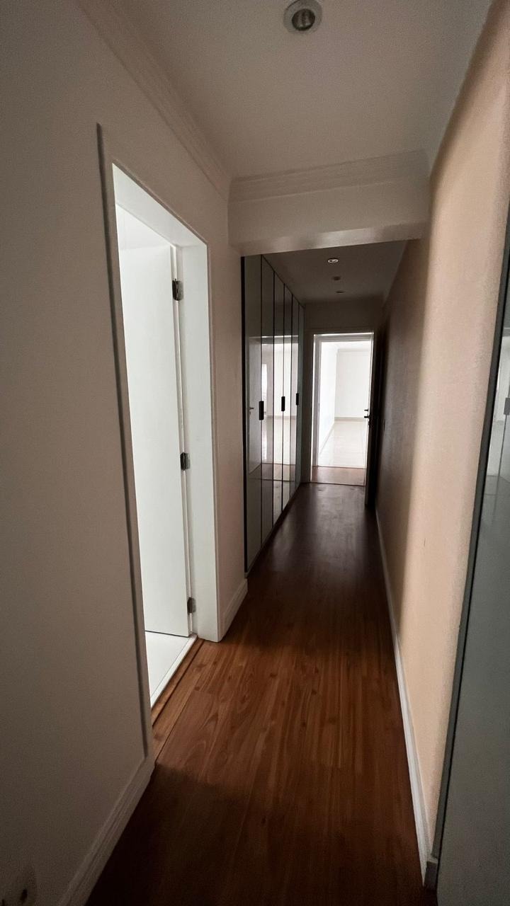 Apartamento para alugar com 3 quartos, 196m² - Foto 10