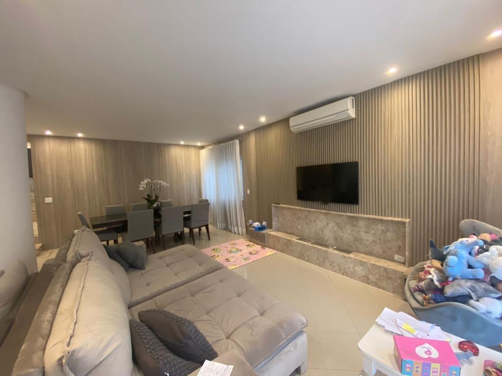 Casa à venda com 3 quartos, 360m² - Foto 1