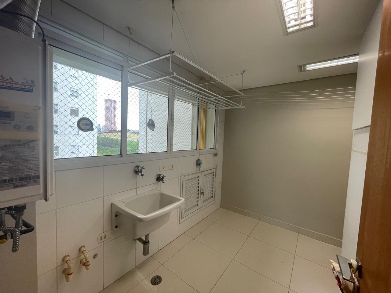 Apartamento para alugar com 3 quartos, 181m² - Foto 22