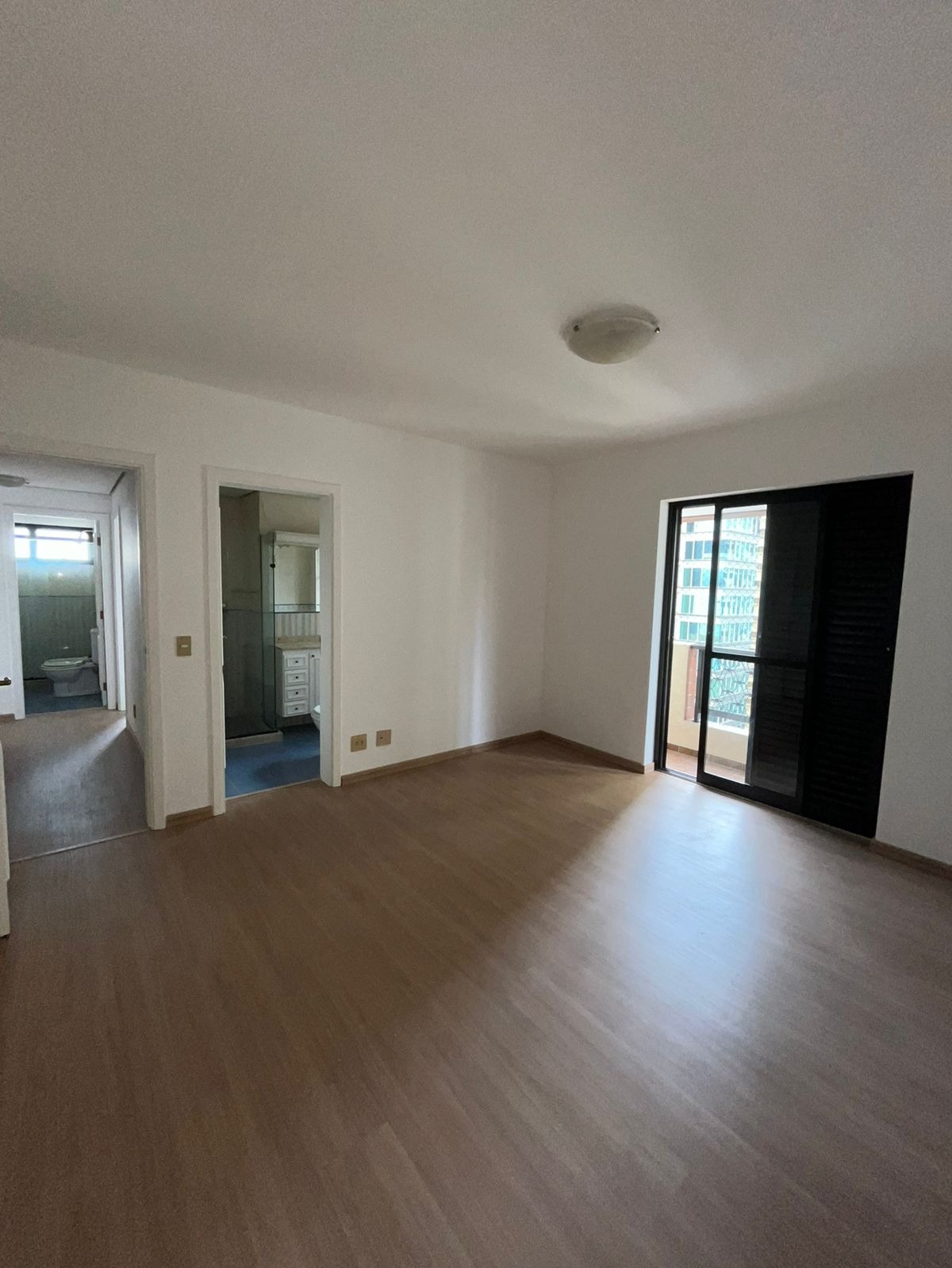 Apartamento para alugar com 3 quartos, 164m² - Foto 2