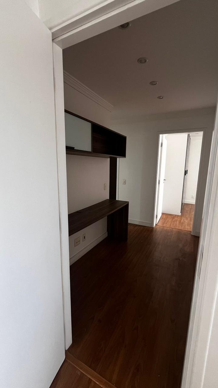 Apartamento para alugar com 3 quartos, 196m² - Foto 12