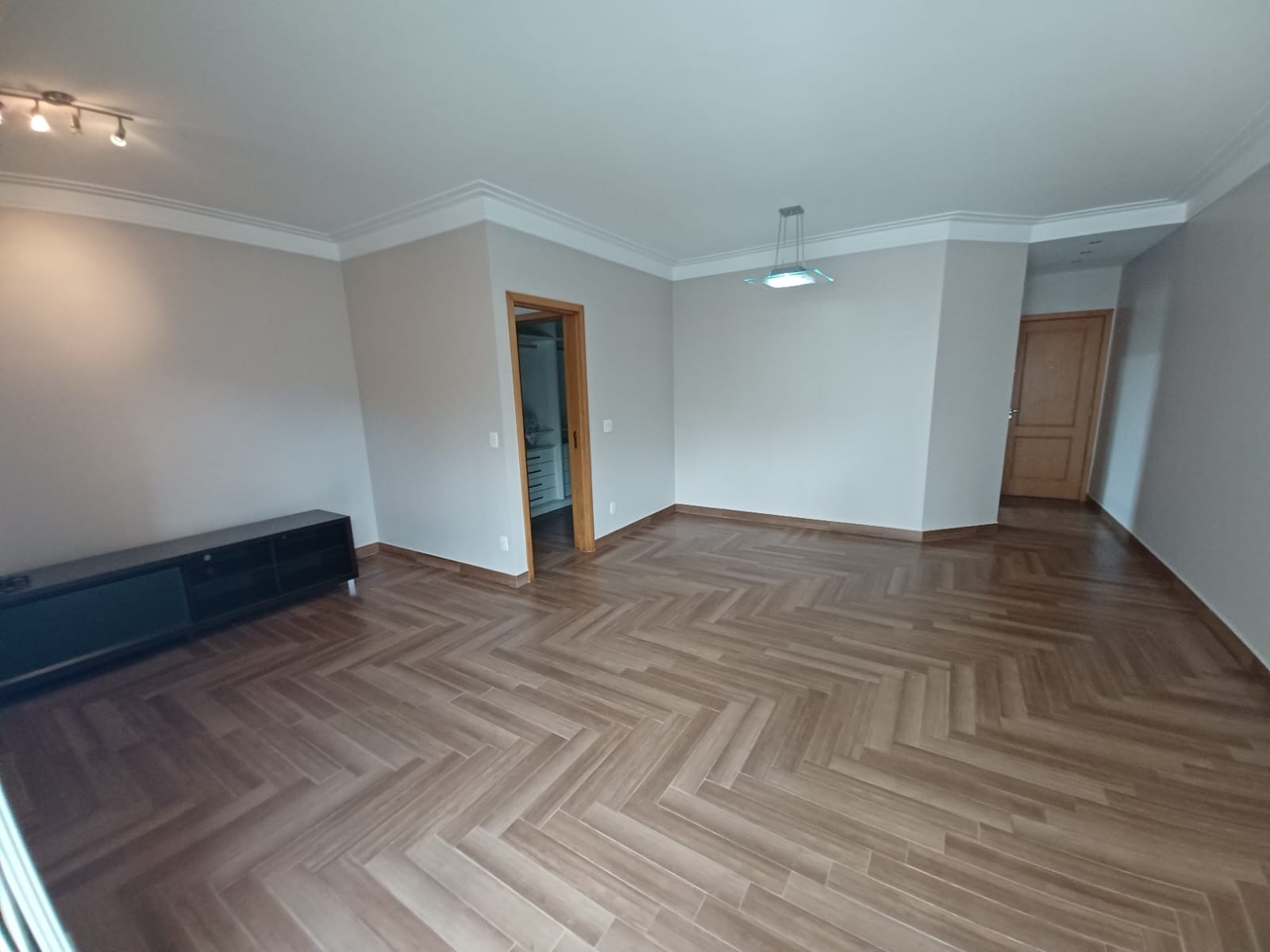 Apartamento para alugar com 2 quartos, 101m² - Foto 6