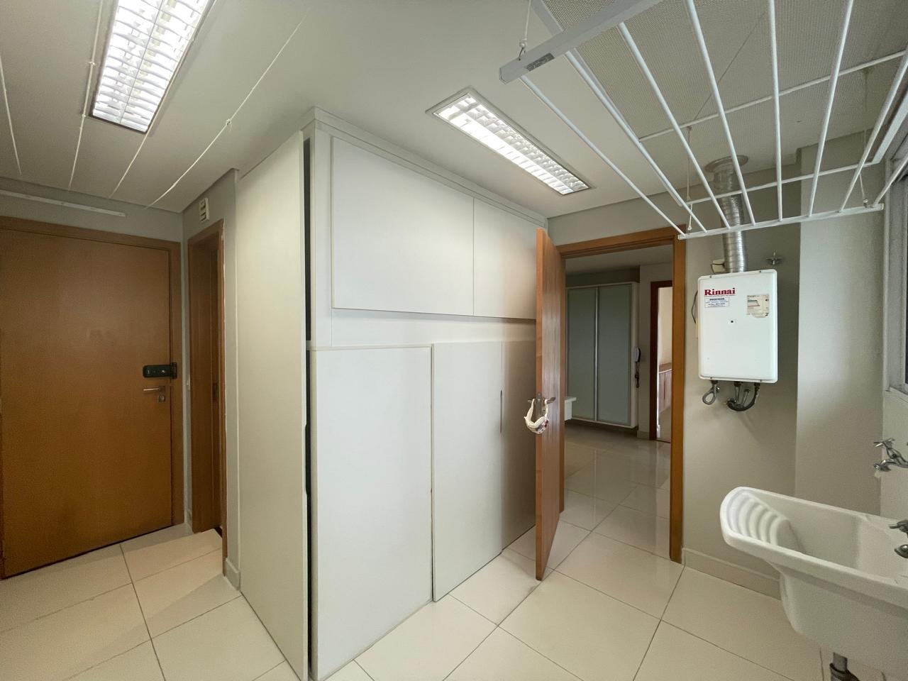 Apartamento para alugar com 3 quartos, 181m² - Foto 23