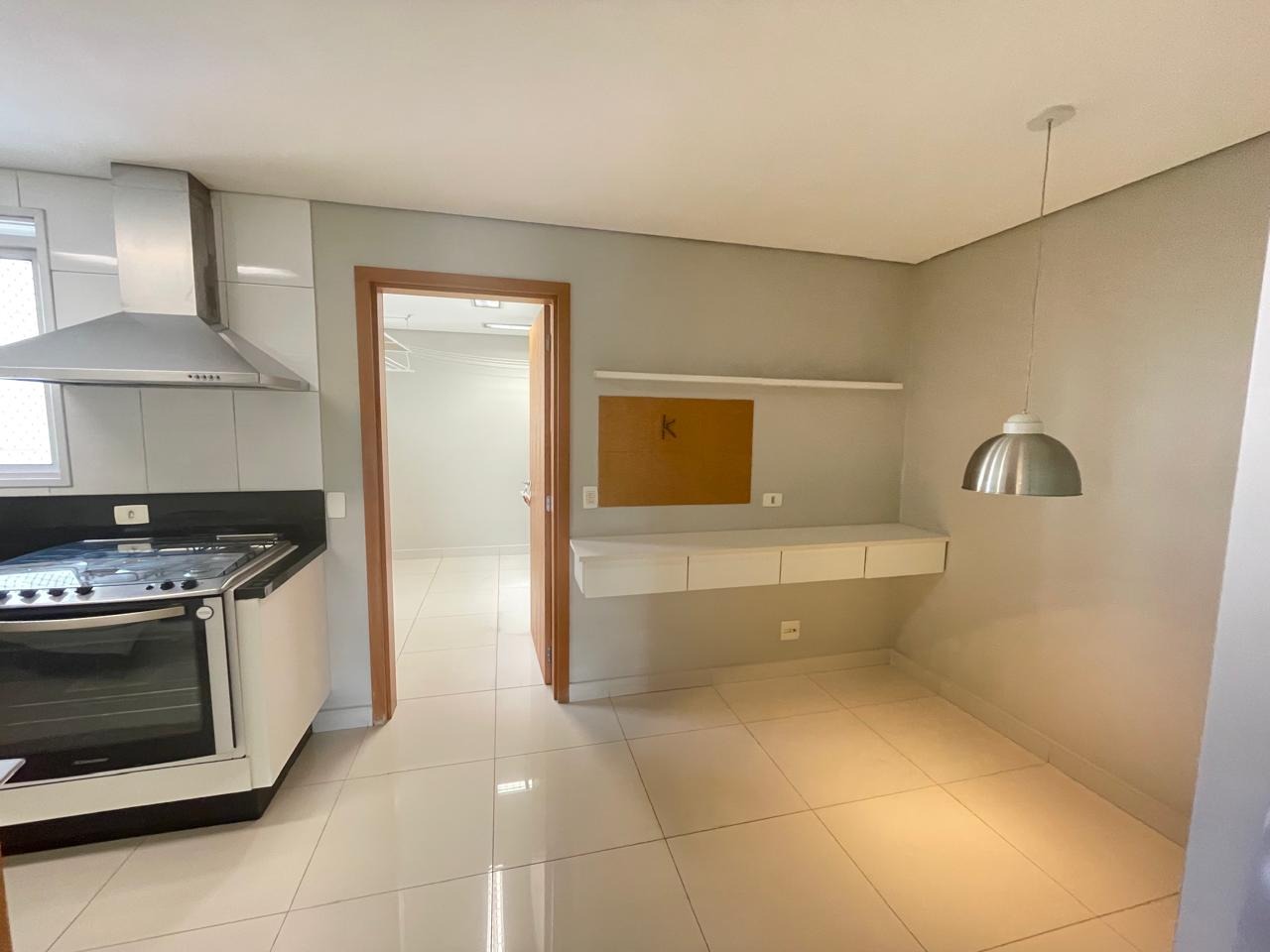 Apartamento para alugar com 3 quartos, 181m² - Foto 15