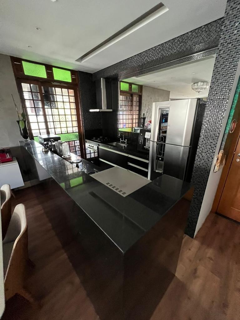 Apartamento à venda com 2 quartos, 100m² - Foto 11