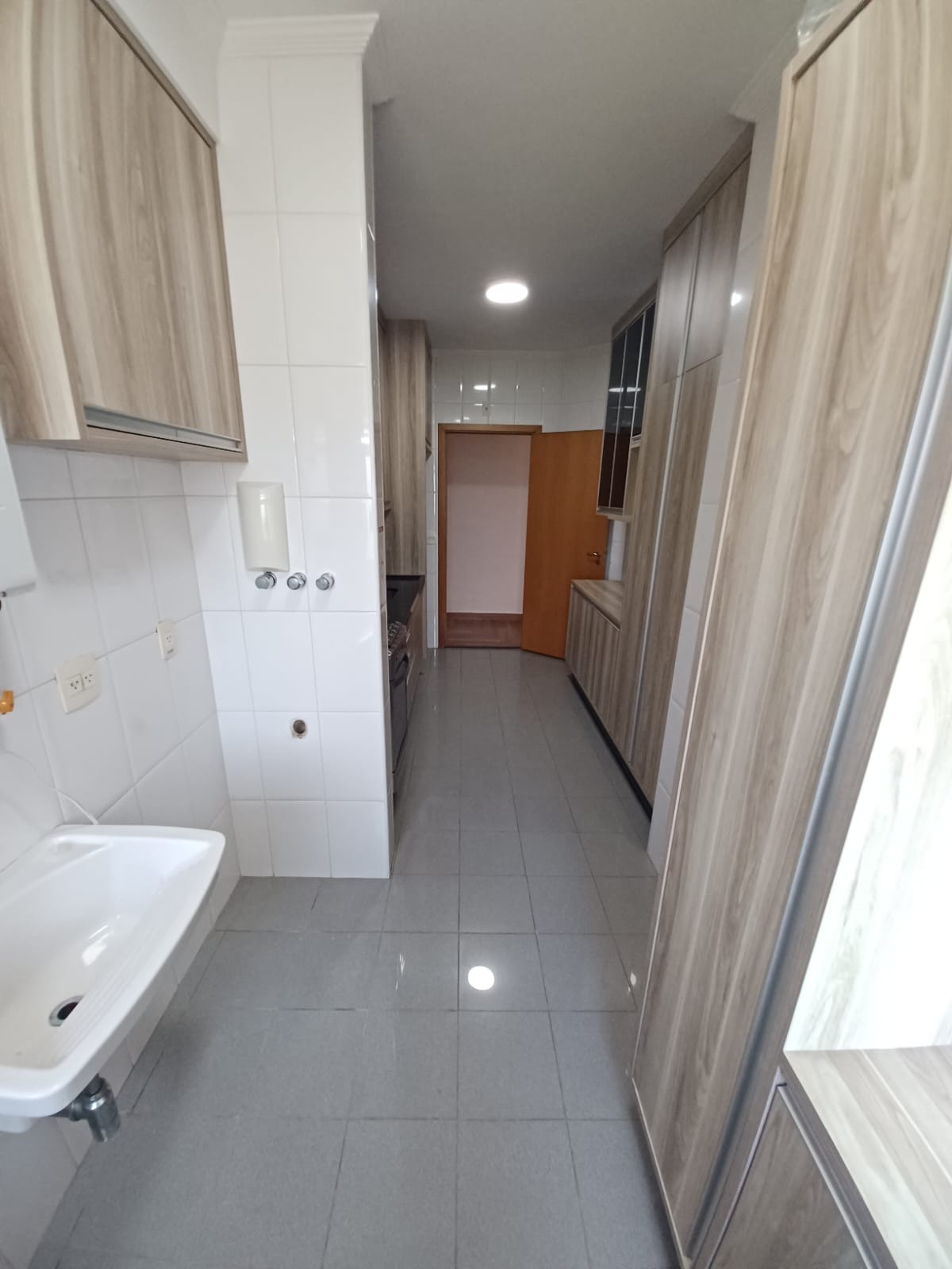 Apartamento para alugar com 2 quartos, 101m² - Foto 13