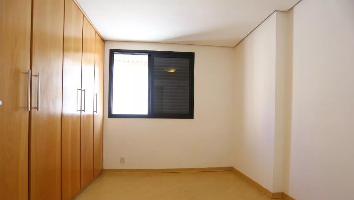 Apartamento para alugar com 2 quartos, 70m² - Foto 12