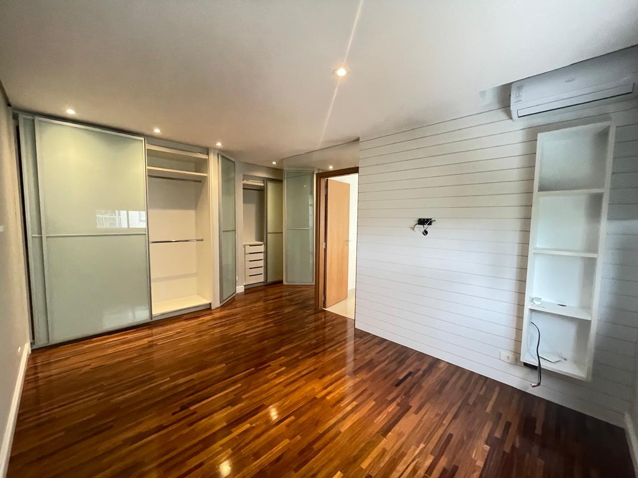 Apartamento para alugar com 3 quartos, 181m² - Foto 30