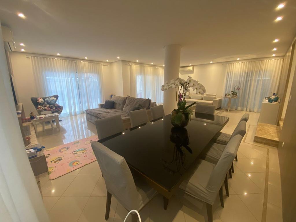 Casa à venda com 3 quartos, 360m² - Foto 2