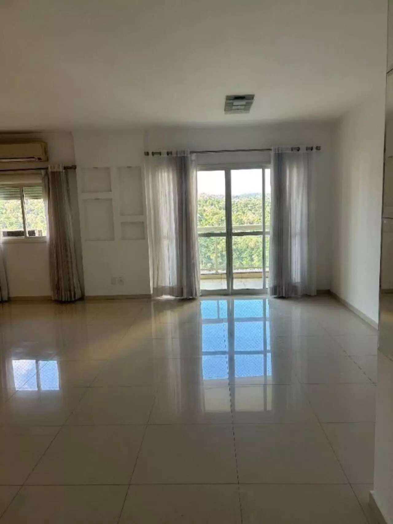 Apartamento para alugar com 2 quartos, 113m² - Foto 1