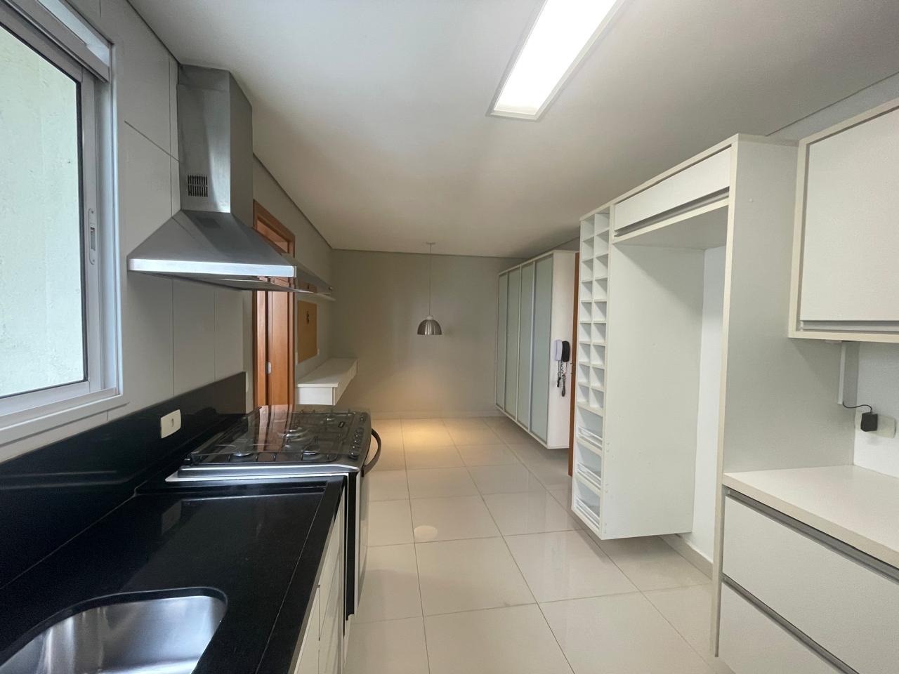 Apartamento para alugar com 3 quartos, 181m² - Foto 16