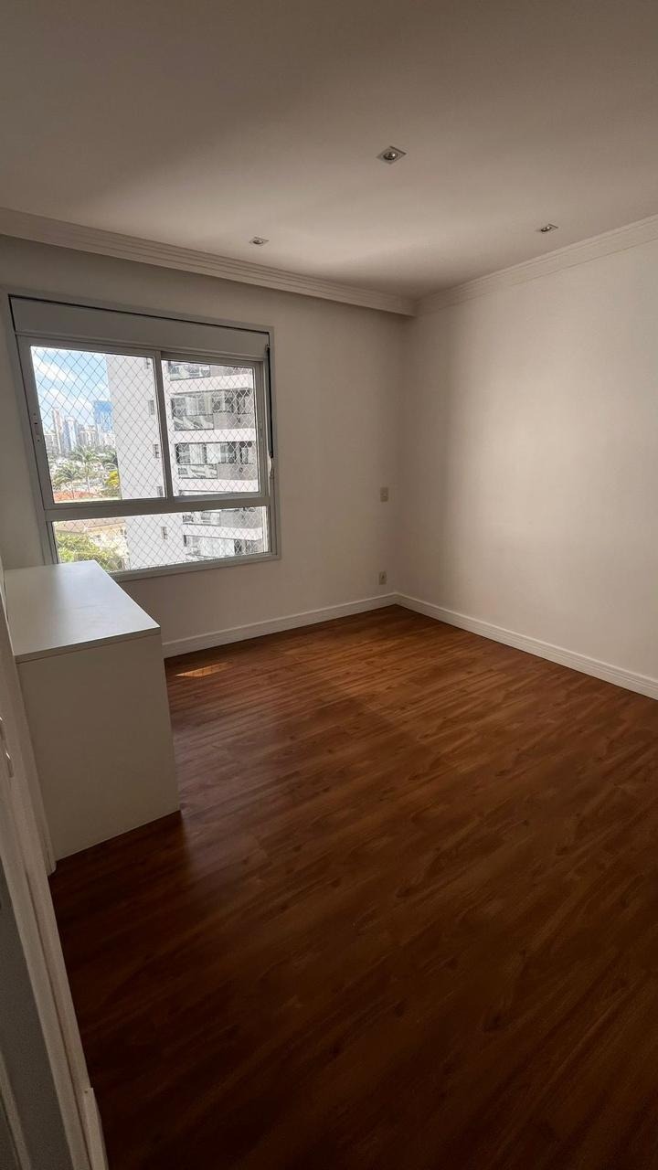 Apartamento para alugar com 3 quartos, 196m² - Foto 16