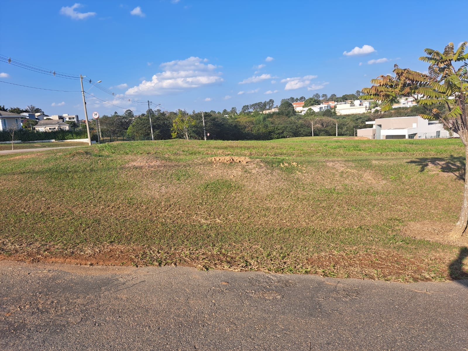 Terreno à venda, 1000m² - Foto 1