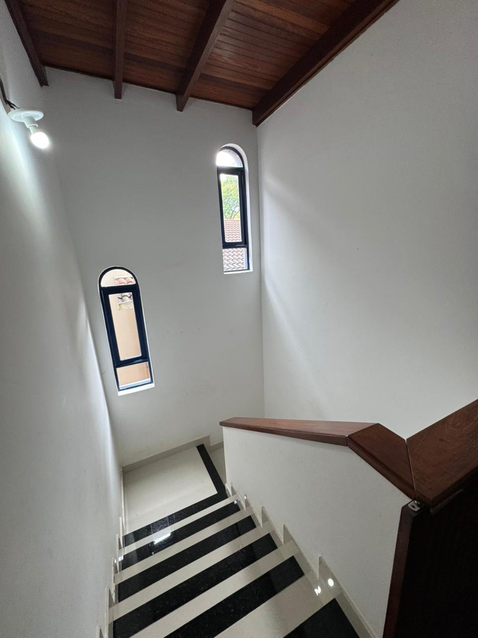 Casa à venda e aluguel com 4 quartos, 270m² - Foto 16