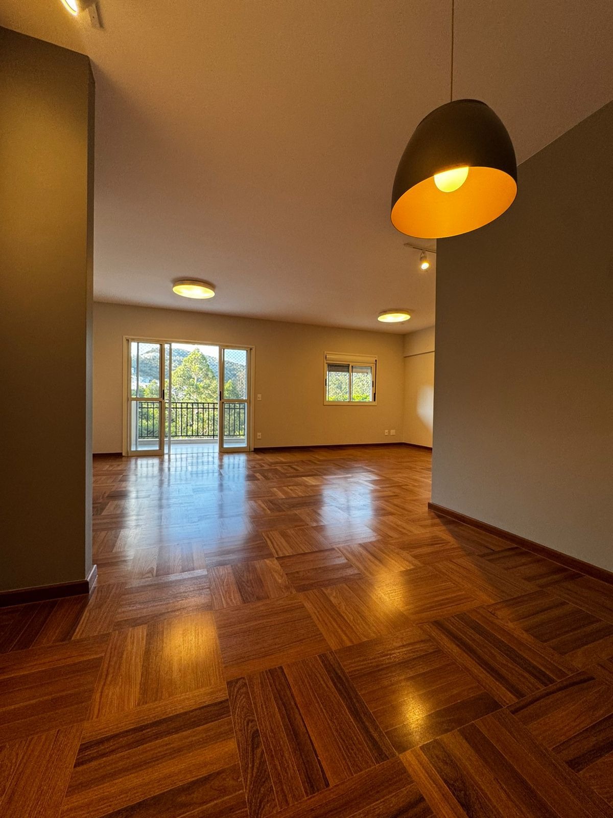 Apartamento para alugar com 3 quartos, 139m² - Foto 4