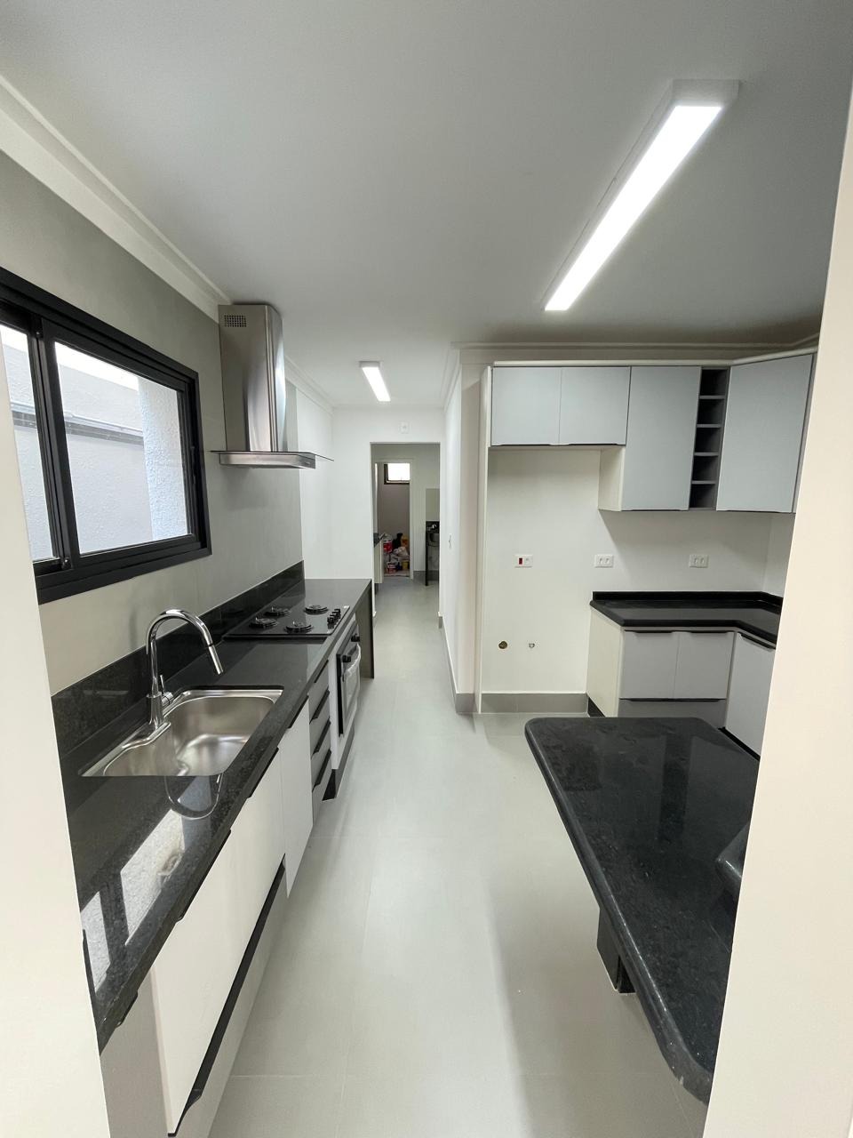 Casa à venda com 4 quartos, 257m² - Foto 14