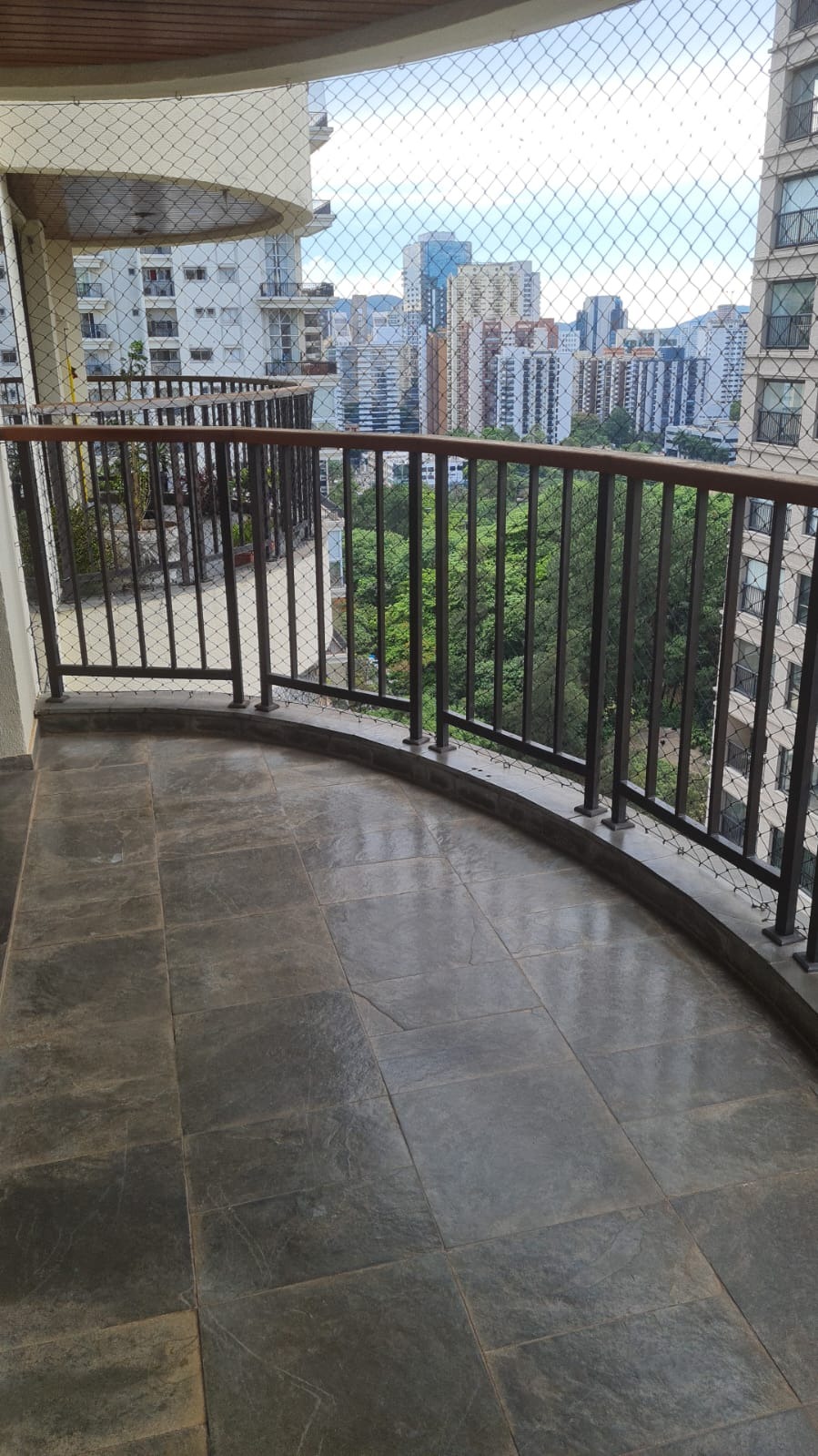 Apartamento para alugar com 3 quartos, 112m² - Foto 2