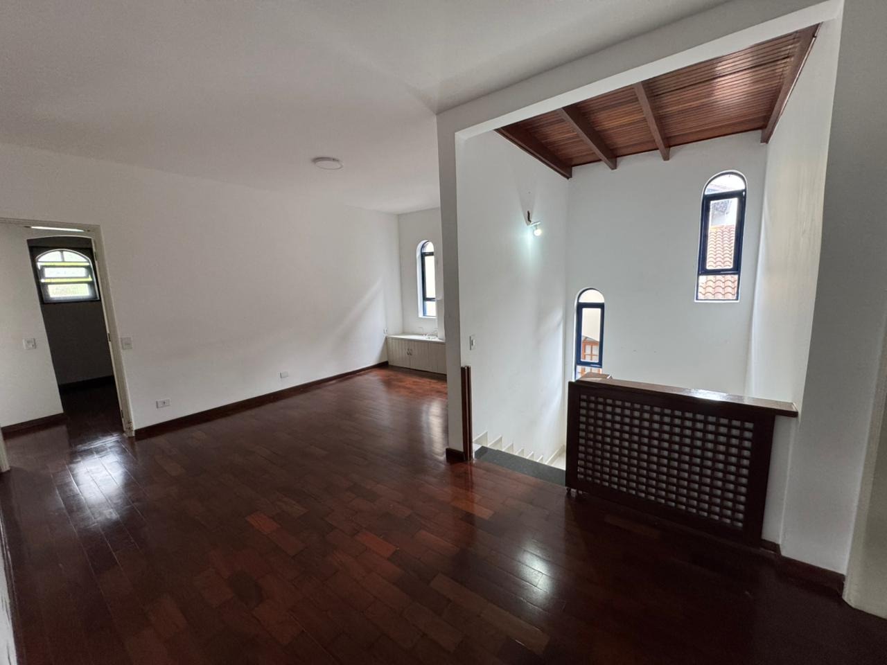 Casa à venda e aluguel com 4 quartos, 270m² - Foto 17