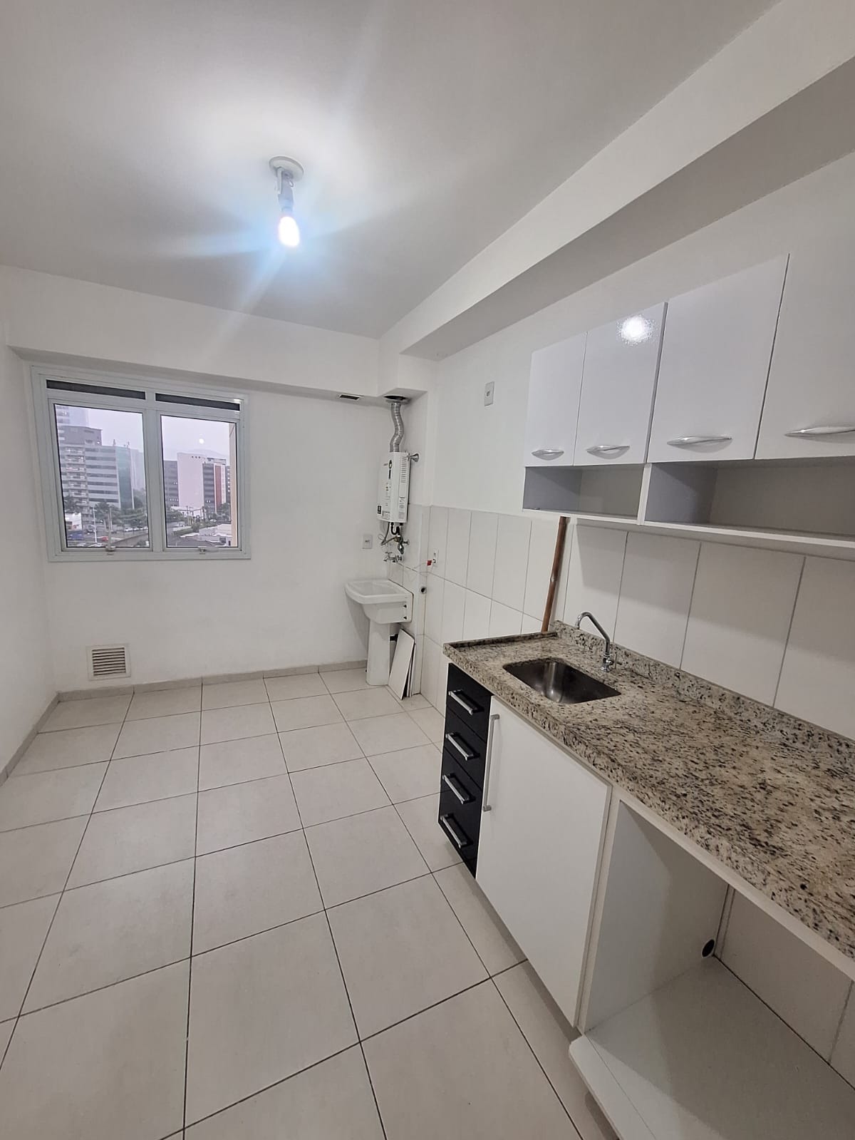 Apartamento para alugar com 2 quartos, 84m² - Foto 5