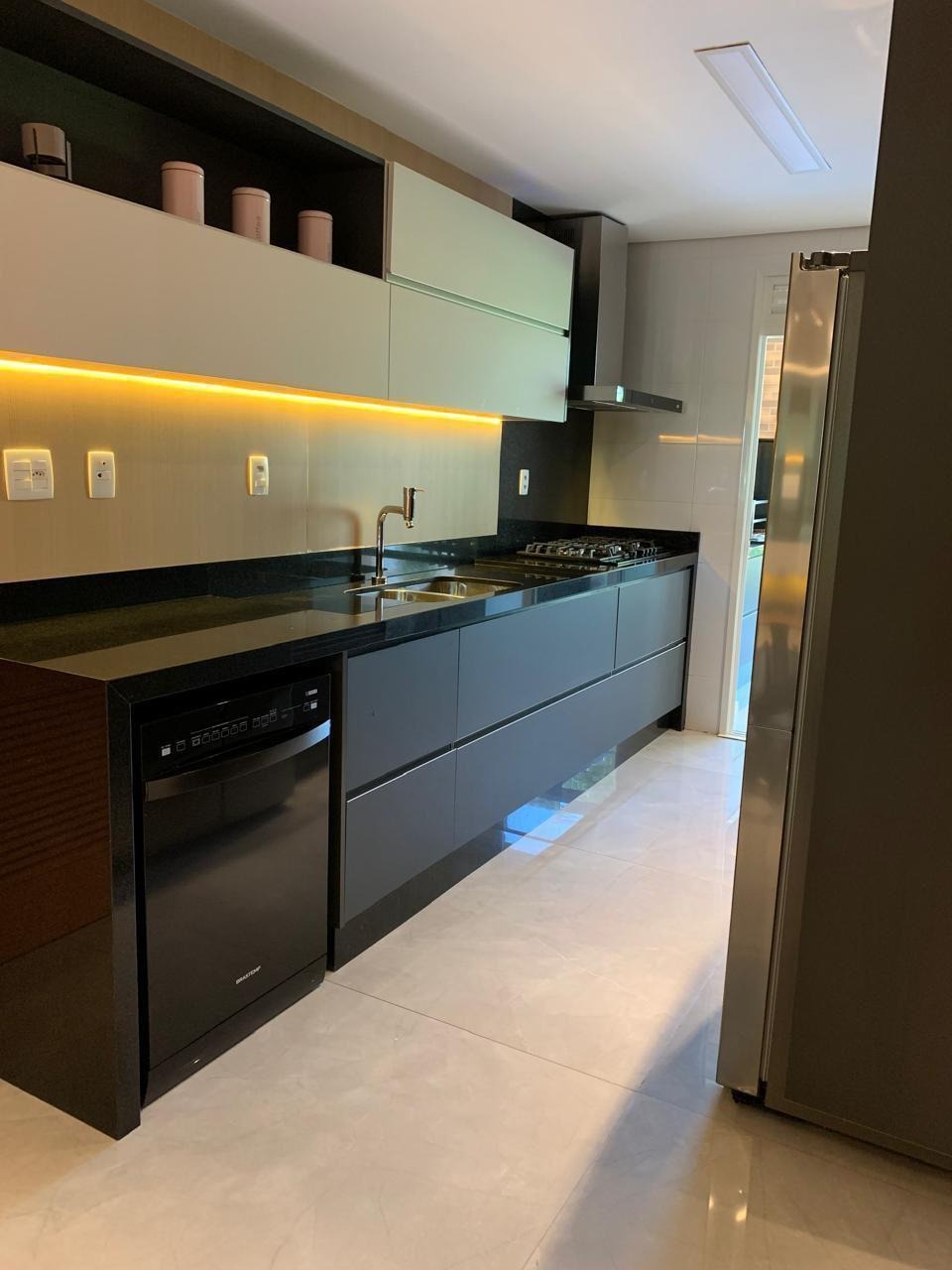 Apartamento à venda com 3 quartos, 226m² - Foto 9