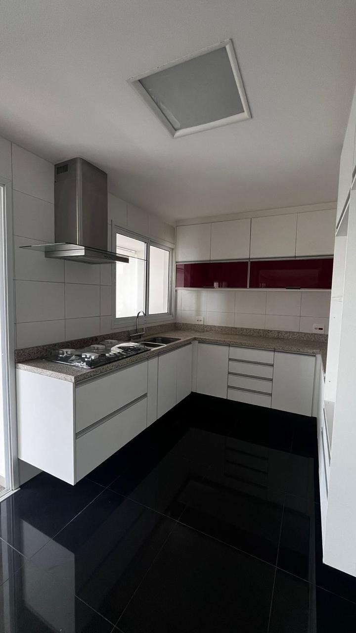 Apartamento para alugar com 3 quartos, 196m² - Foto 9