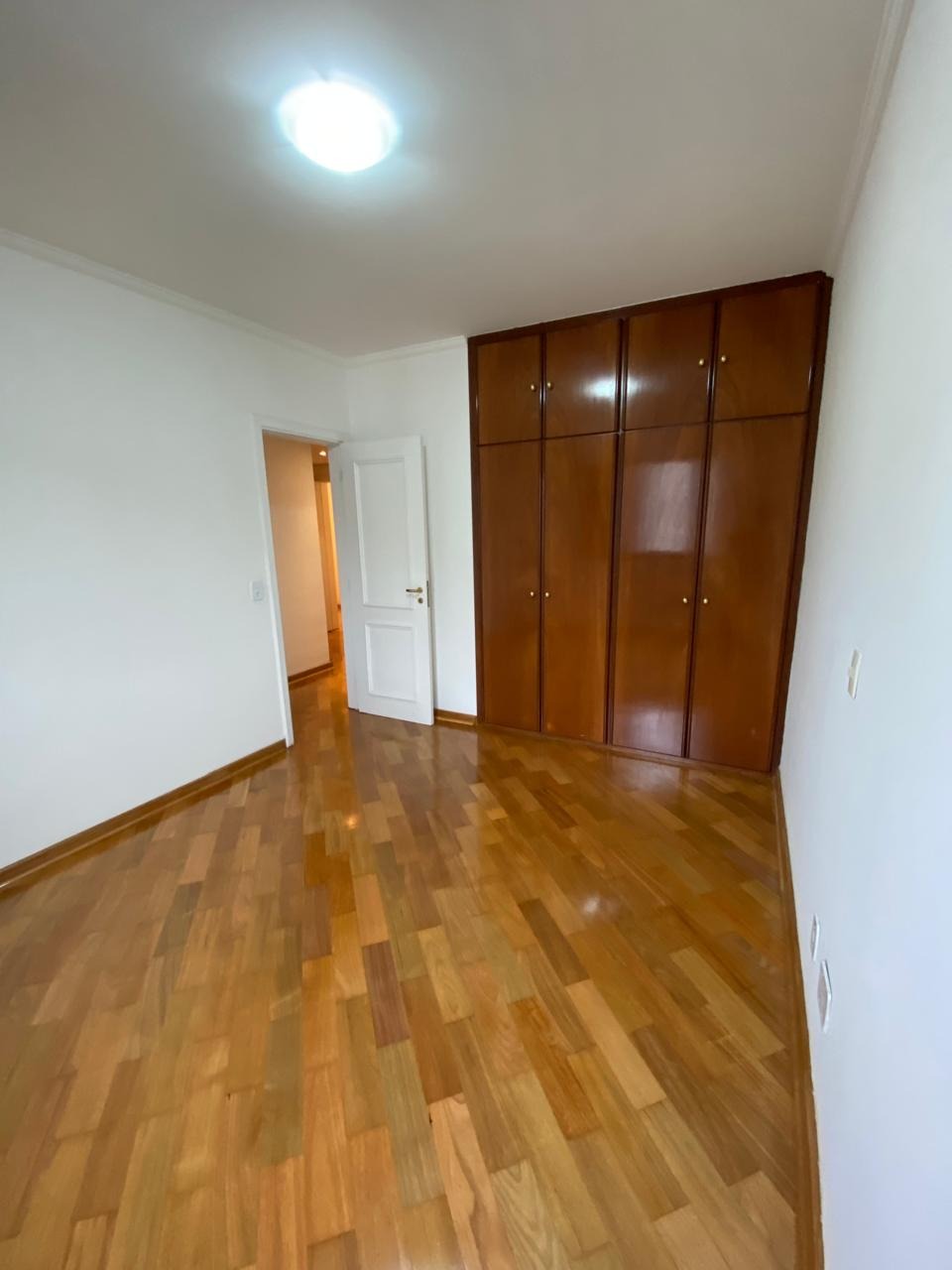 Apartamento para alugar com 3 quartos, 170m² - Foto 17