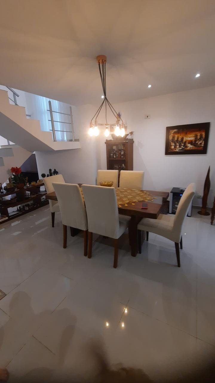 Casa à venda com 3 quartos, 217m² - Foto 9