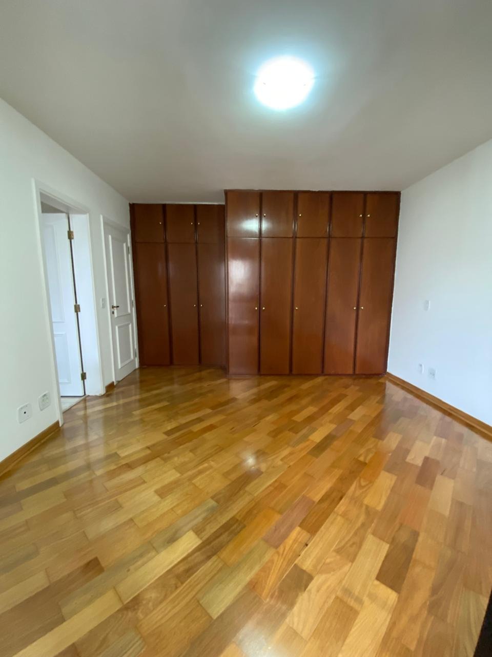 Apartamento para alugar com 3 quartos, 170m² - Foto 13