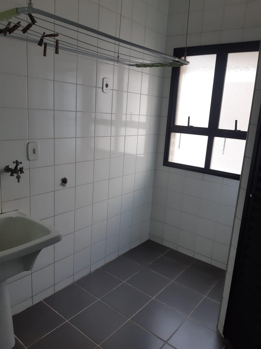 Apartamento para alugar com 3 quartos, 84m² - Foto 4