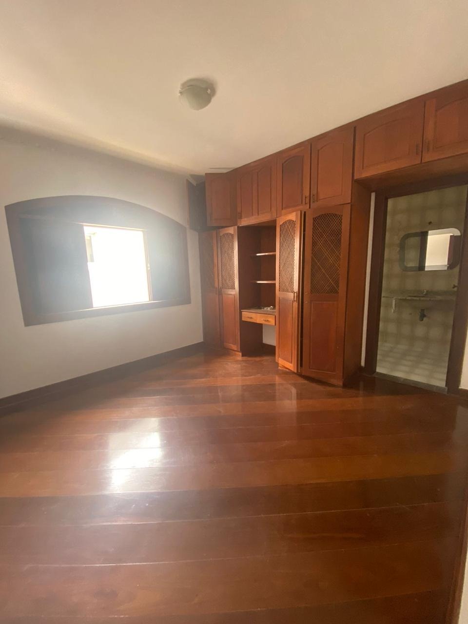 Casa de Condomínio para alugar com 4 quartos, 500m² - Foto 10