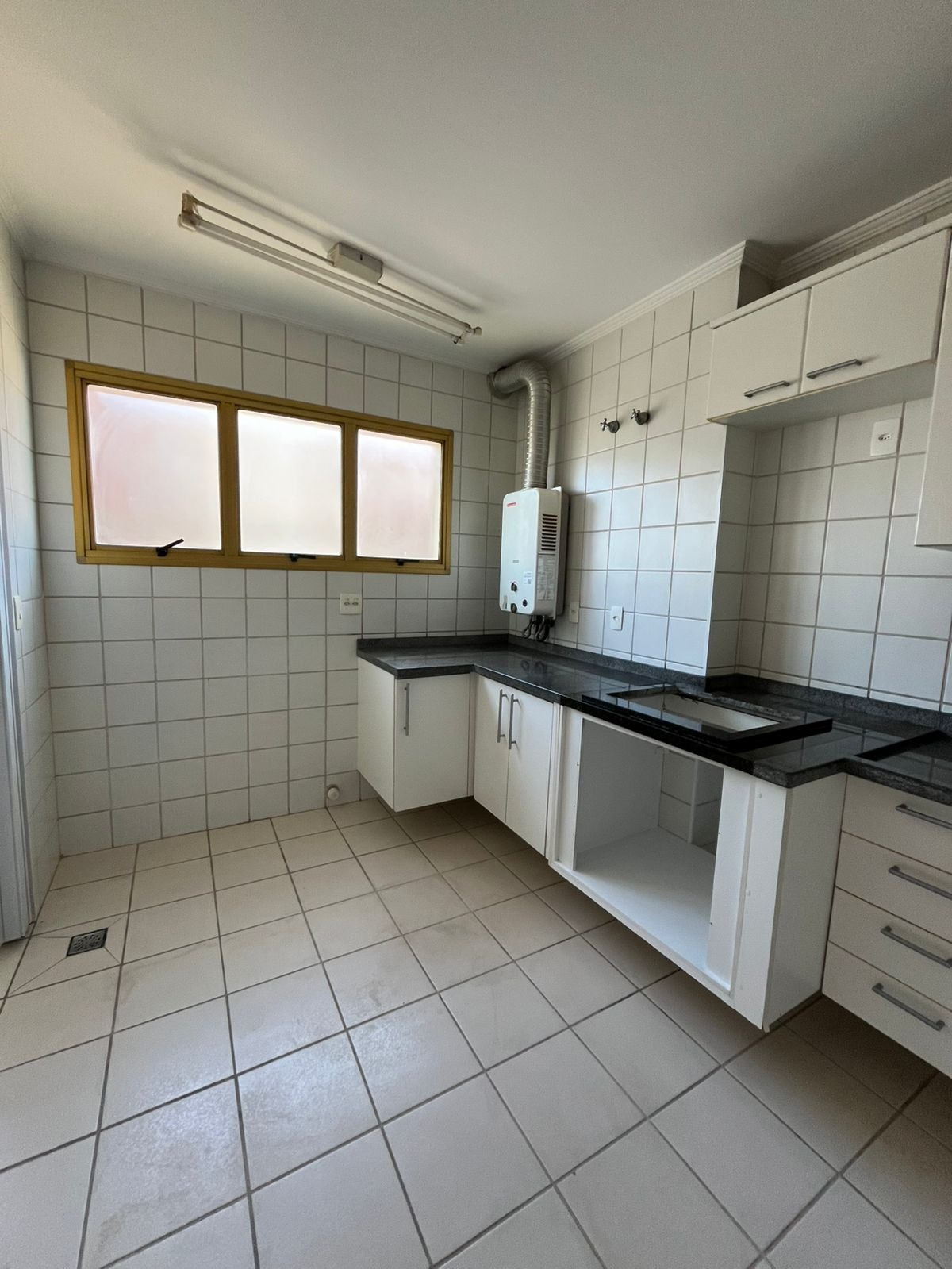 Apartamento para alugar com 3 quartos, 107m² - Foto 5