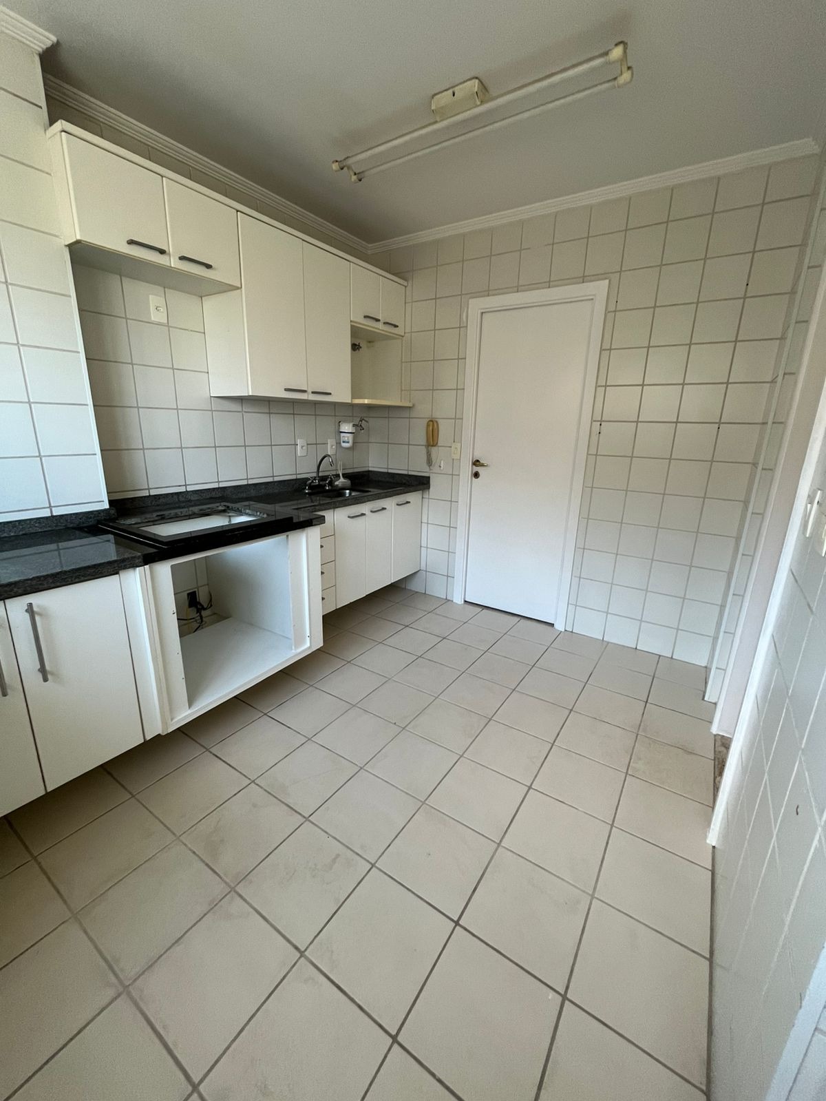 Apartamento para alugar com 3 quartos, 107m² - Foto 4