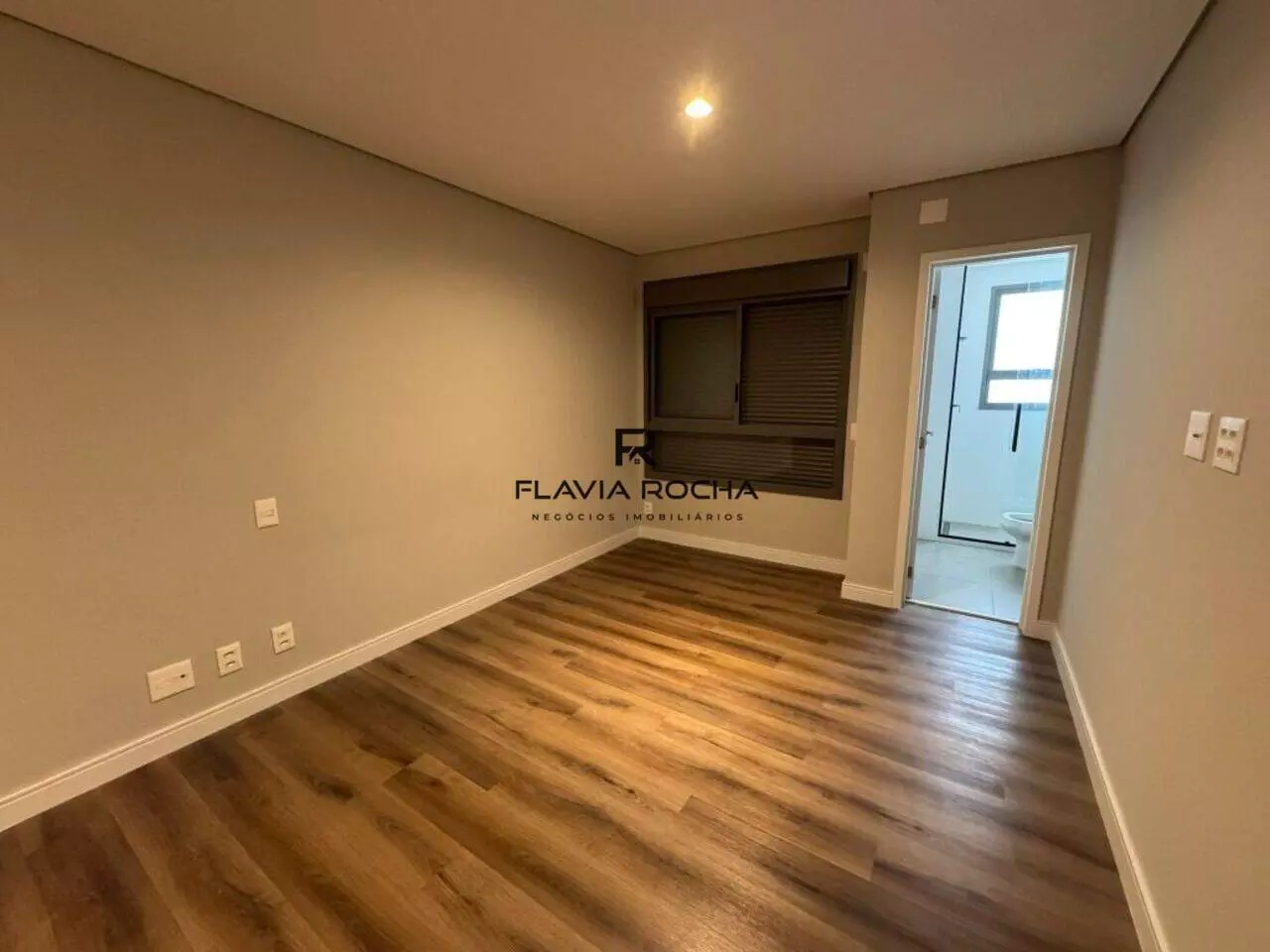 Apartamento para alugar com 2 quartos, 95m² - Foto 12