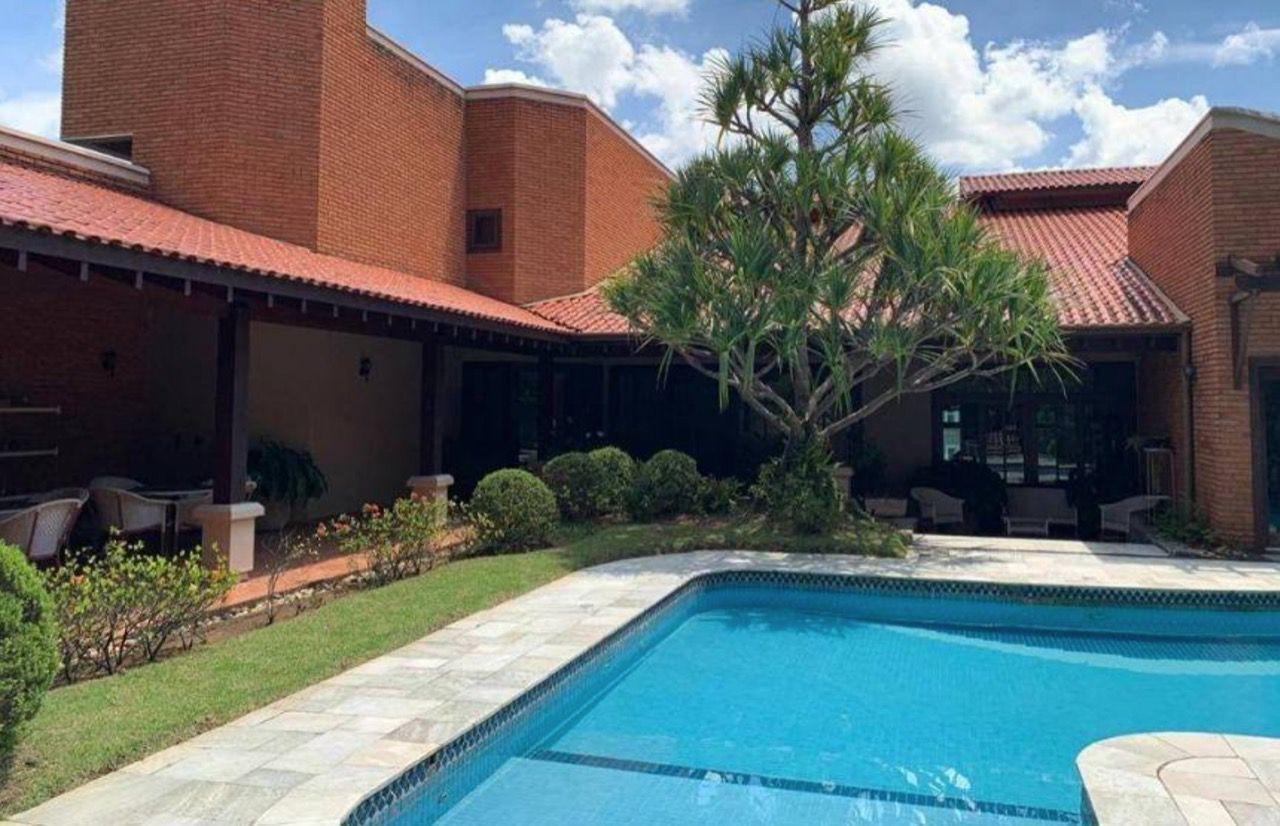 Casa de Condomínio para alugar com 4 quartos, 586m² - Foto 3