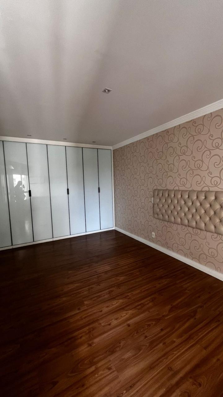 Apartamento para alugar com 3 quartos, 196m² - Foto 13