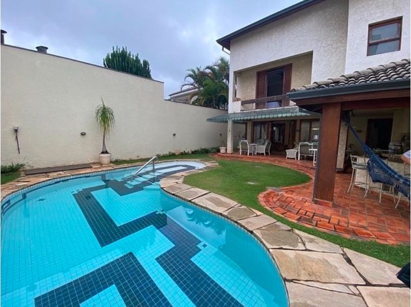 Casa de Condomínio à venda e aluguel com 4 quartos, 550m² - Foto 2