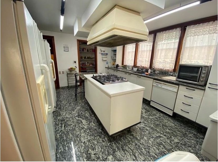 Casa de Condomínio à venda e aluguel com 4 quartos, 550m² - Foto 7