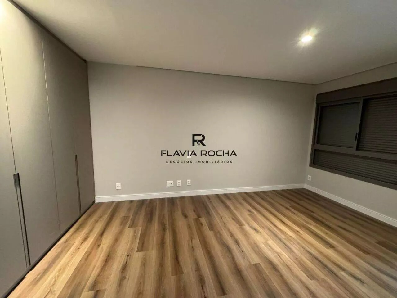 Apartamento para alugar com 2 quartos, 95m² - Foto 11